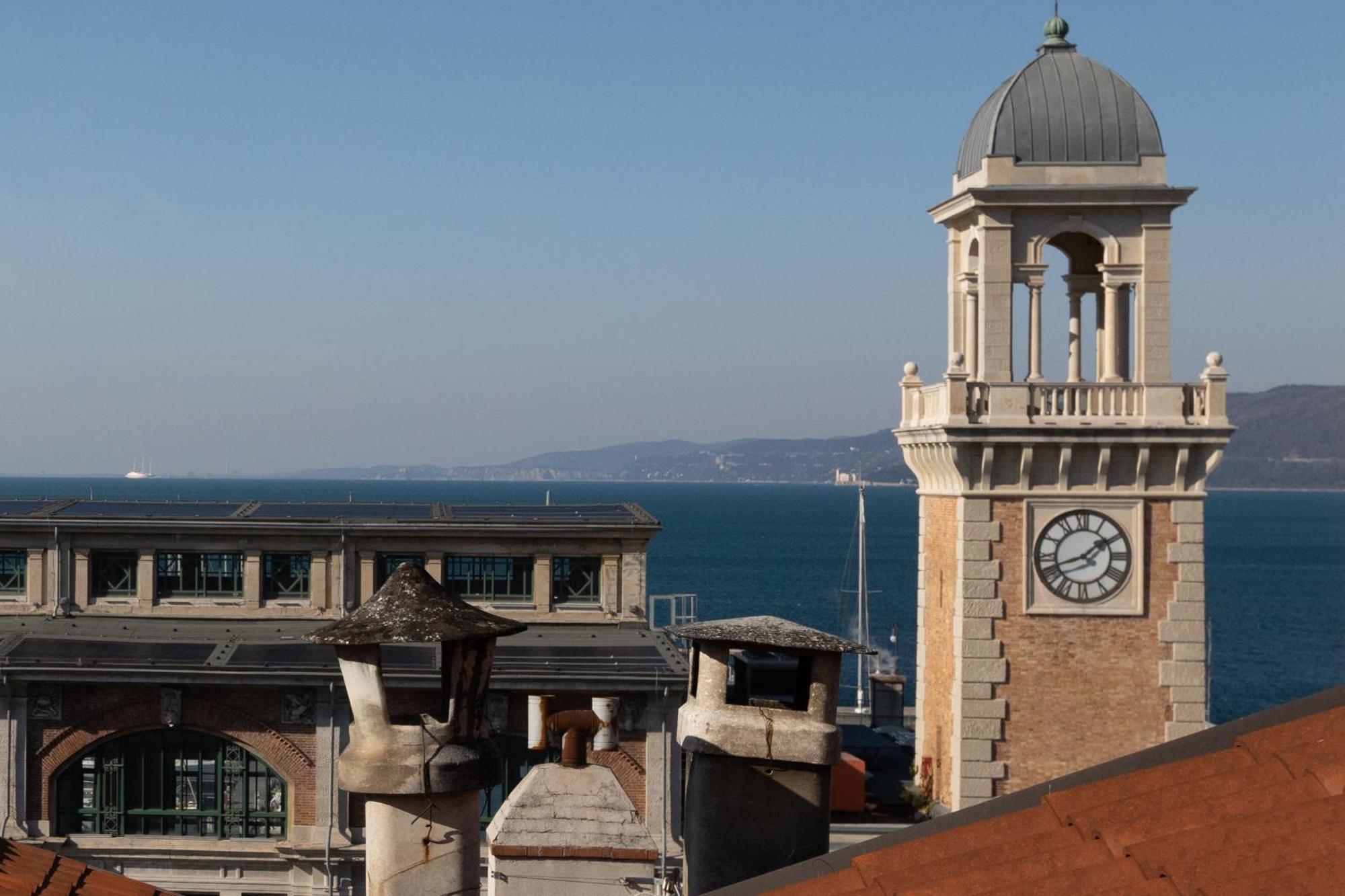 Mansarda Piazza Venezia Trieste Exterior foto